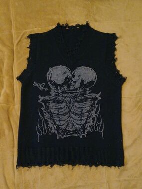 ROMWE Black V-Neck Distressed Skeleton Graphic Sweater Vest